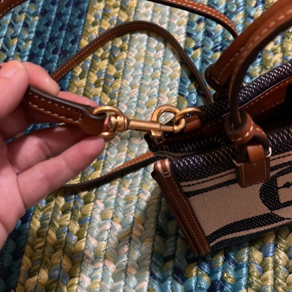 PRICE IS FIRM.Tory Burch Mini Tote. NWT. Never used. - Picture 4 of 9